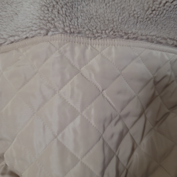 ALO Yoga Sherpa Edge Bomber Jacket NWT In Chai Latte - Picture 7 of 8